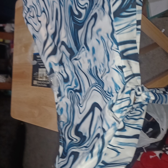 SHEIN SIZE 4 Tie Summer Crop top - Picture 5 of 7